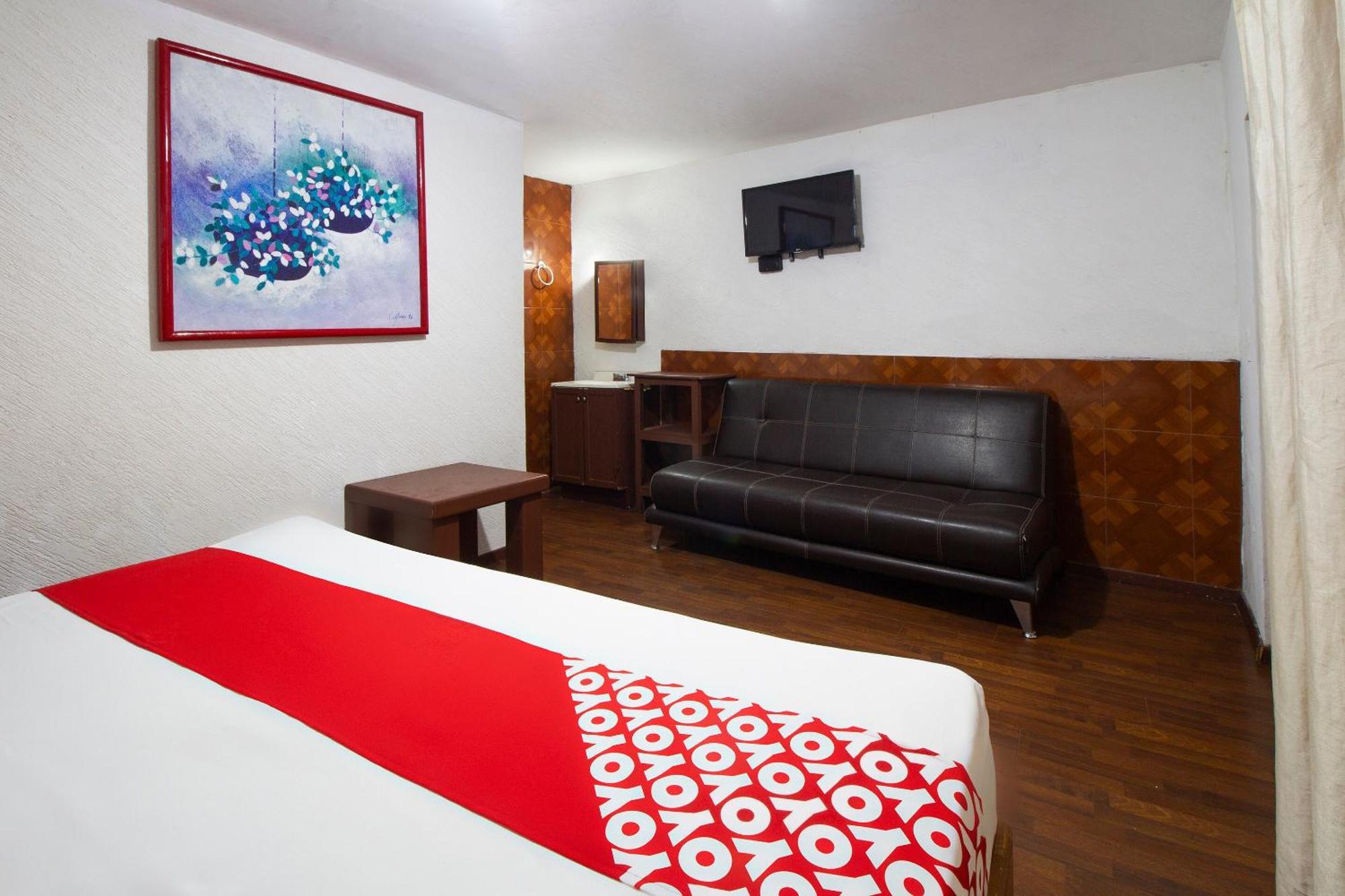 Oyo Hotel Brazil,Guadalajara,Estadio Jalisco Екстер'єр фото